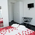 Etna's Tourist Nocleg ze śniadaniem 3*